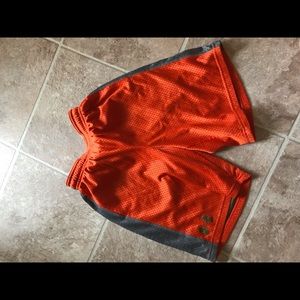 Under Armour boys YM athletic shorts